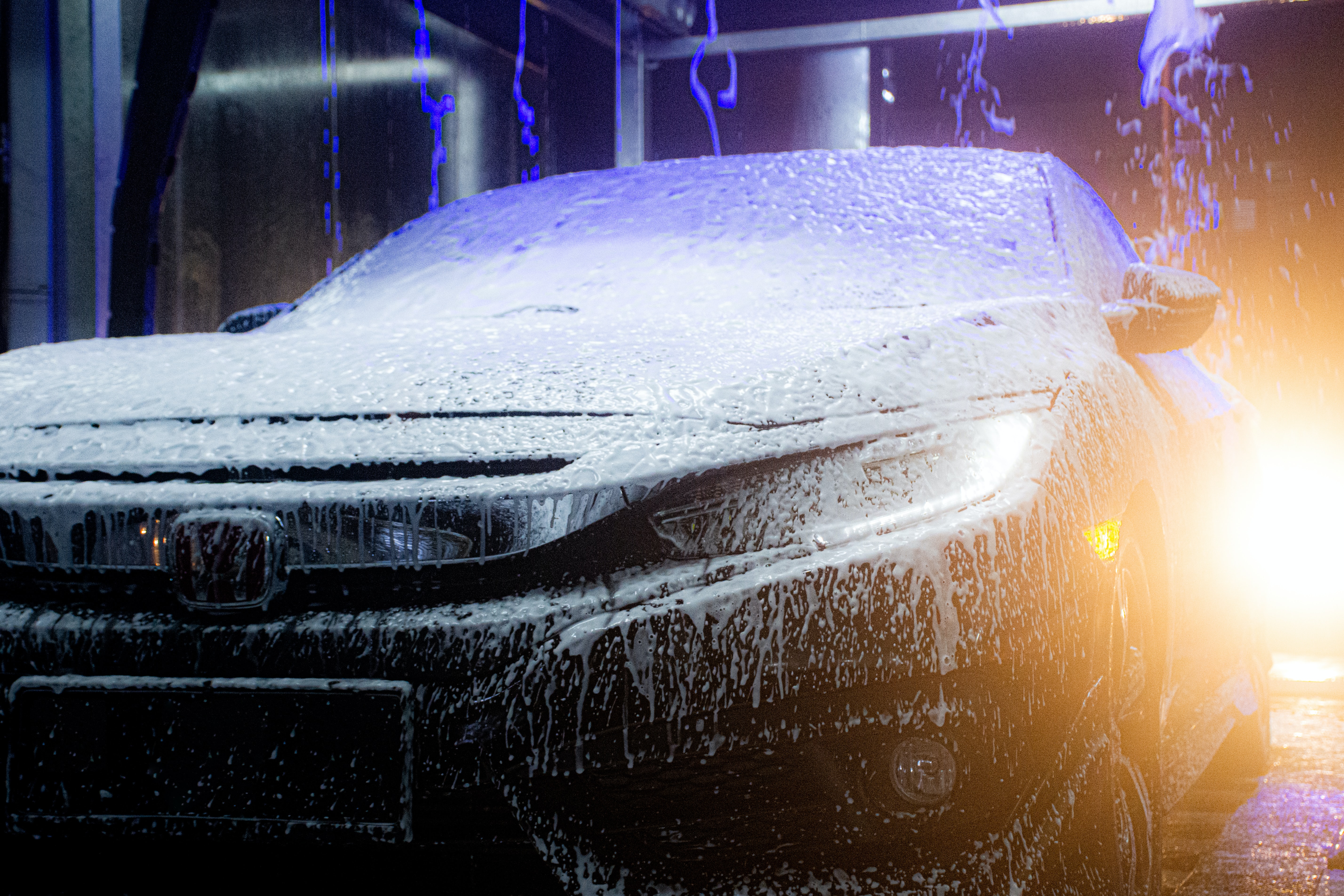 car washed by lavage machine 2